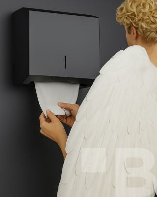 Osušíme každého — ať už máte ruce od uhlí nebo od čokolády. Krásného Mikuláše všem hodným i zlobivým! 😇😈 #bemeta...